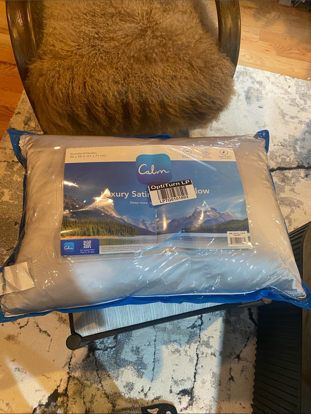 NWT Calm satin sleep Luxury Satin Pillow - silver